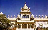 lake palace, udaipur, rajasthan, india